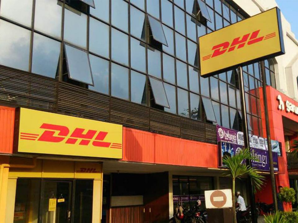 Banner pembutan neon box Medan Creo House