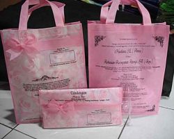 Tas Undangan Yang Menarik
