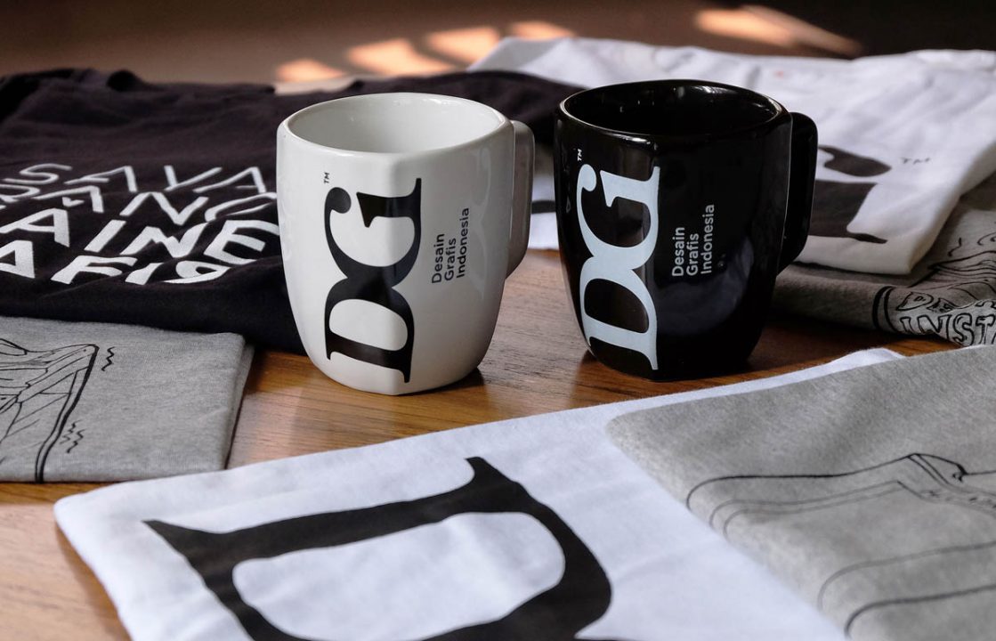 Aneka Produk Merchandise di Creo House