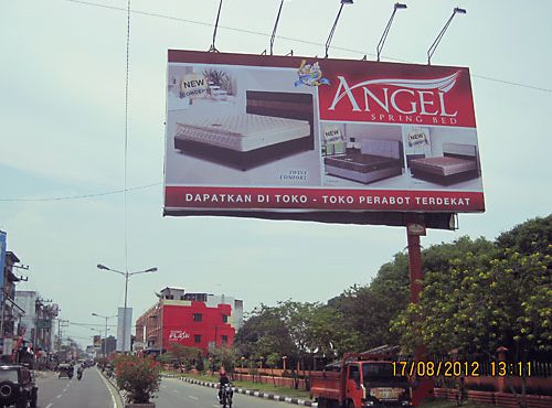 Billboard Tebing Tinggi BB-073 Billboard Tebing Tinggi BB-073