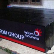 Neon box 2