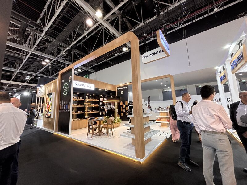 kontraktor booth medan